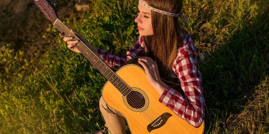 girl with guitar